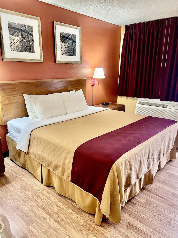 Executive Inn Schenectady - photo 4