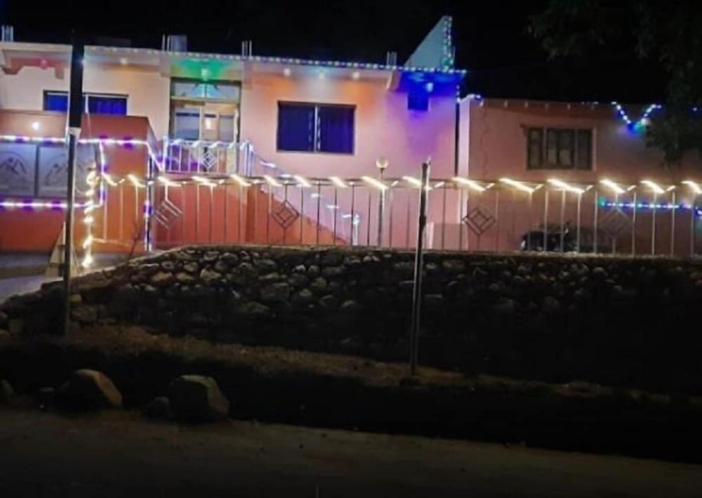 Royal Punjab Hunza Hotel And Restaurant - carbon neutral hotel in Gilgit