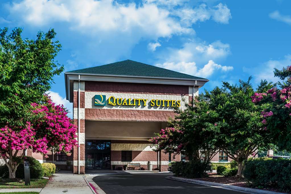 Quality Suites Lake Wright Norfolk Airport - photo 2