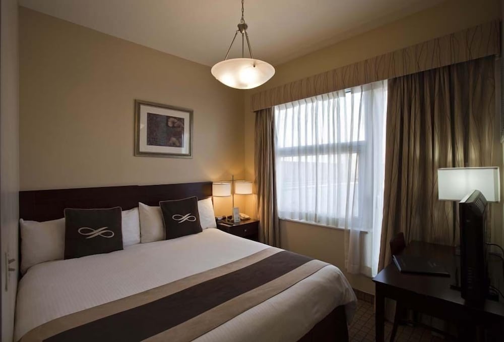 Pointe Plaza Hotel - photo 12