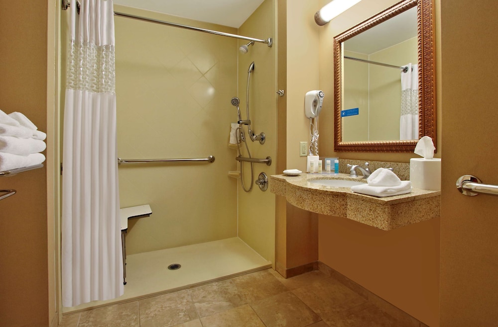 Hampton Inn & Suites Madisonville - photo 25