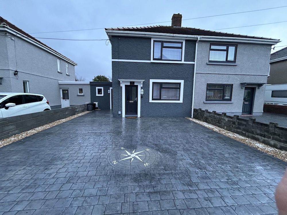 Sŵn Y Môr — hotel in Burry Port