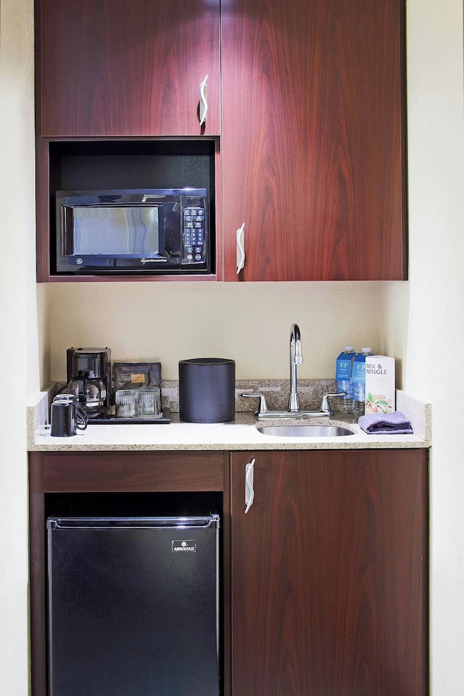 SpringHill Suites by Marriott Medford - photo 15
