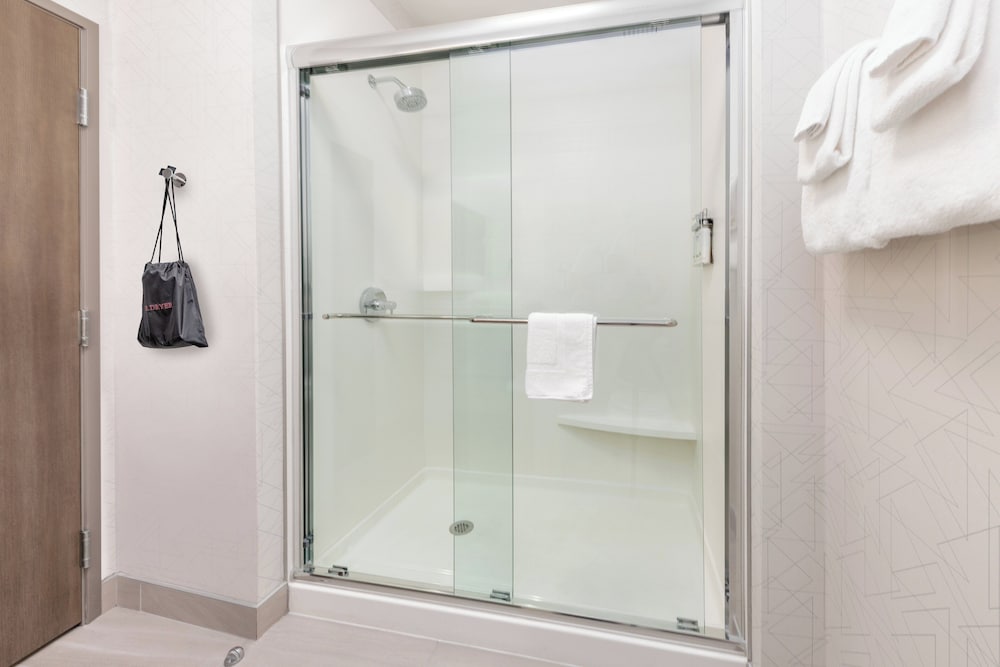 Holiday Inn Express & Suites Austin Airport East by IHG - photo 27