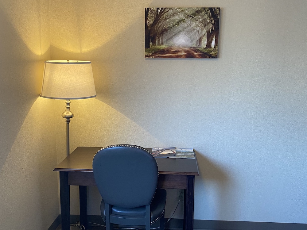 The Center Inn - photo 25