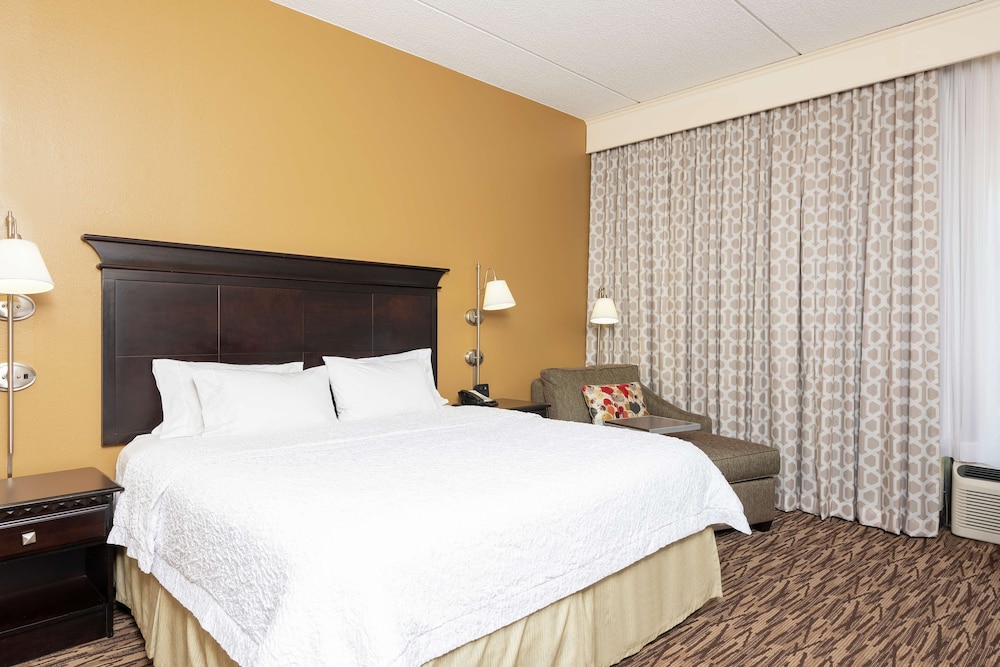 Hampton Inn & Suites Cleveland Airport Middleburg Heights - photo 24