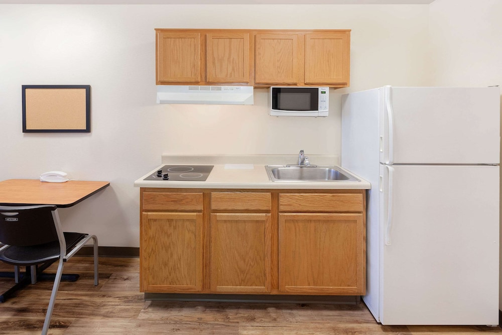 WoodSpring Suites Ankeny Des Moines - photo 17