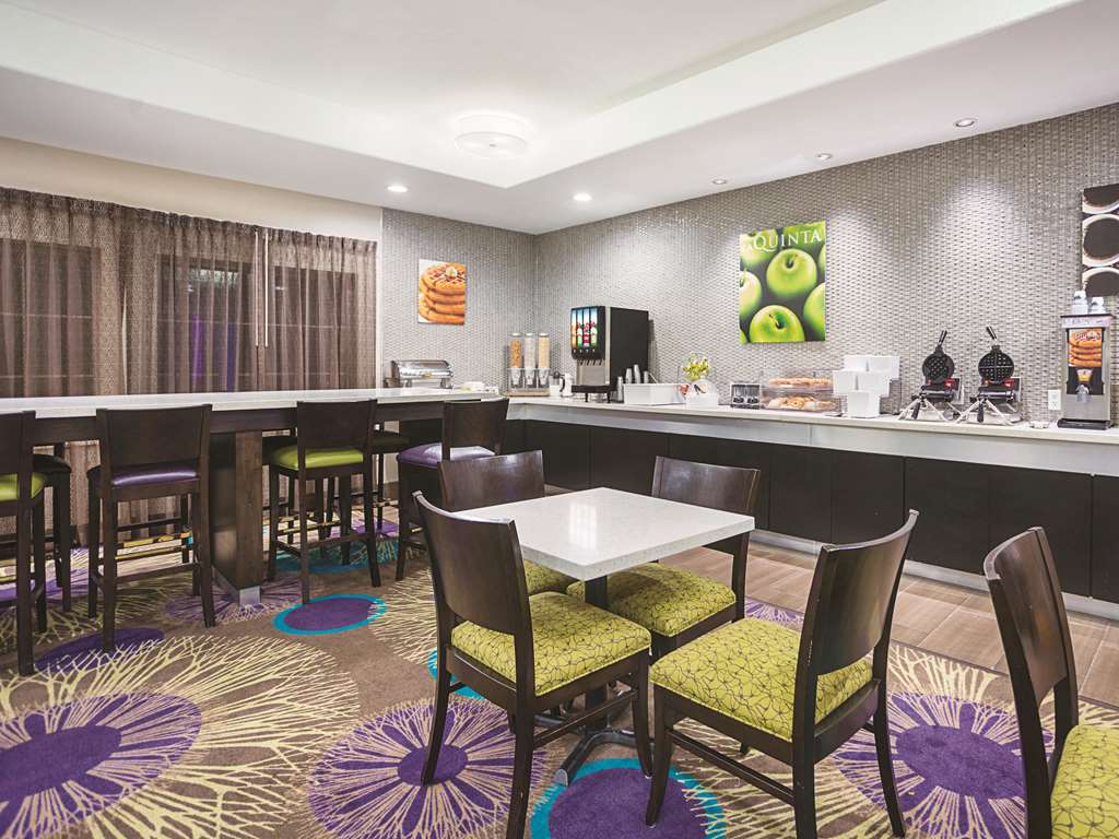La Quinta Inn & Suites by Wyndham New Braunfels - photo 49