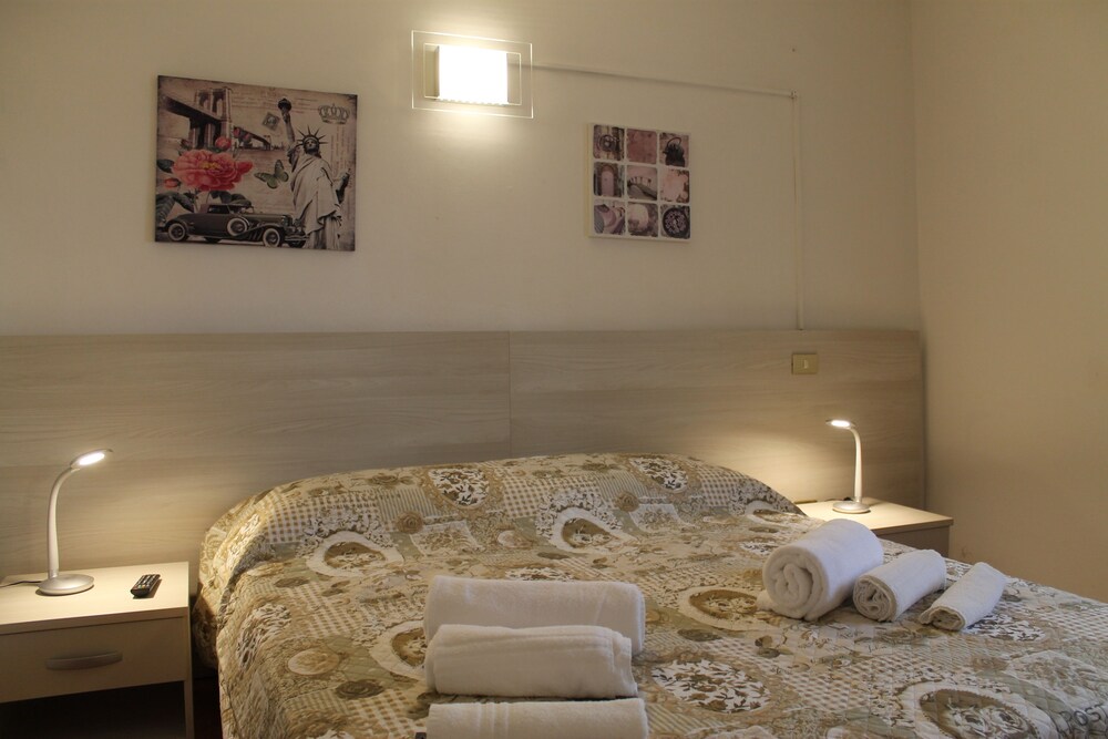Residenza Sotto Il Campanile — 4-Star Luxury Hotel in Rapolano Terme, Italy