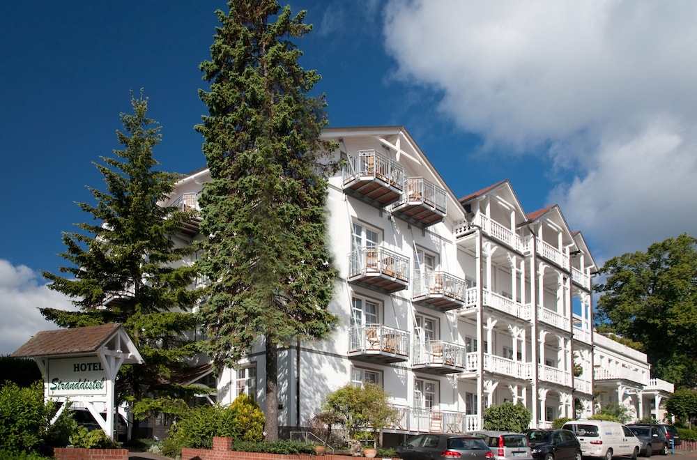 Hotel Stranddistel Rügen - carbon neutral hotel in Ostseebad Goehren