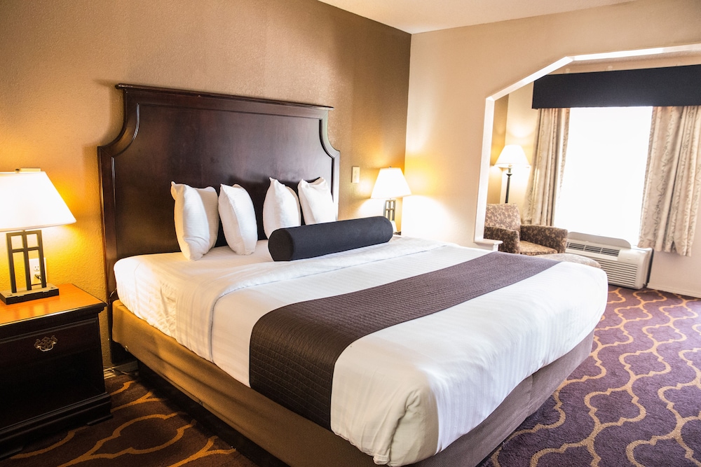 Mockingbird Inn & Suites - photo 19