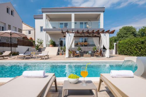 Villas Pakoštane — 4-Star Luxury Hotel in Pakostane, Croatia