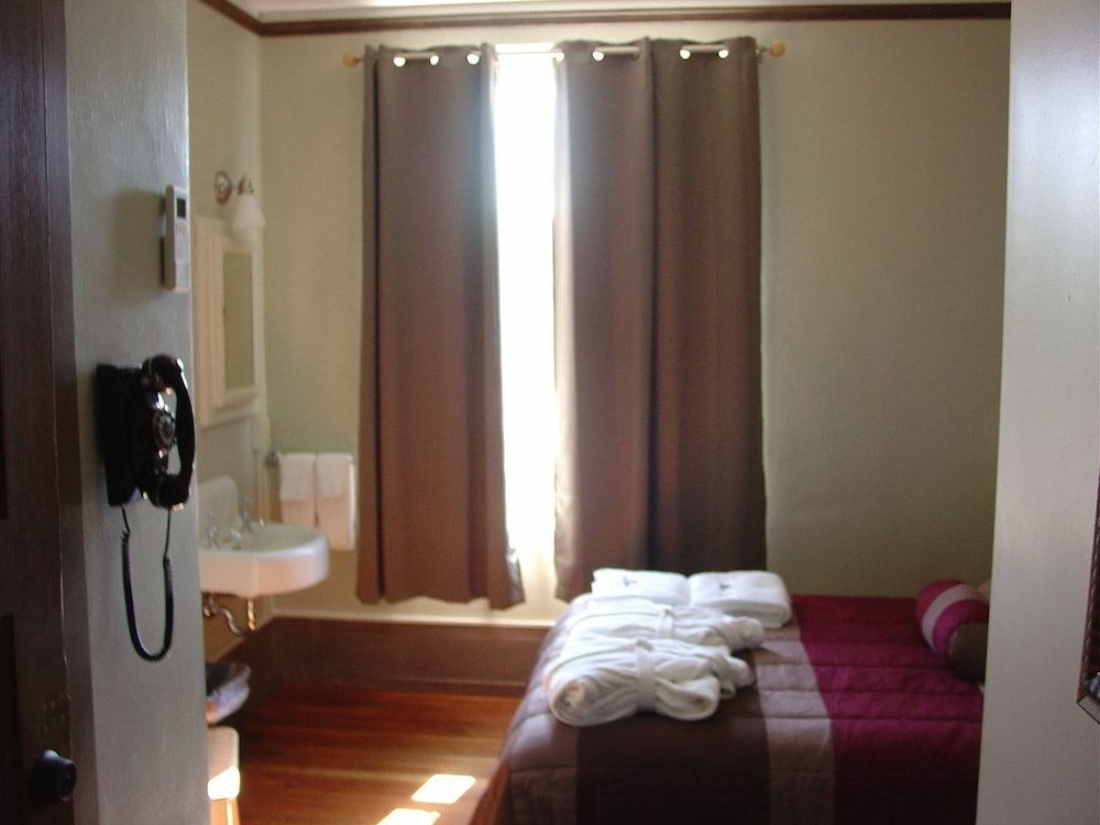 Centralia Square Grand Ballroom and Vintage Hotel - photo 16