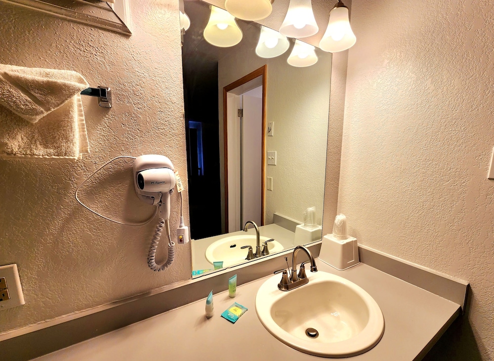 Silver Saddle Motel - photo 18