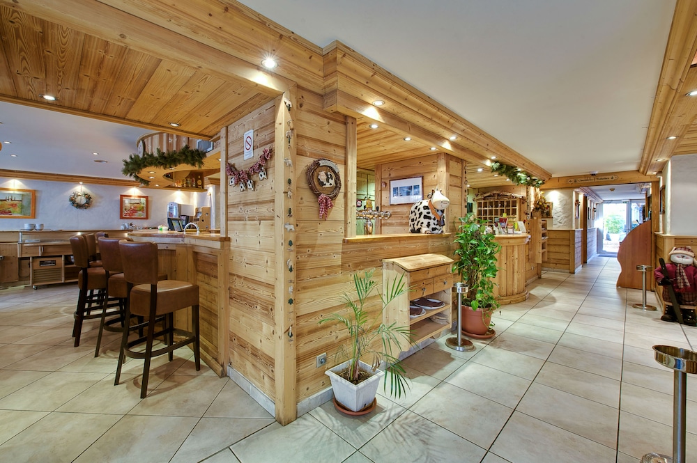 Hotel du Commerce - carbon neutral hotel in Thones