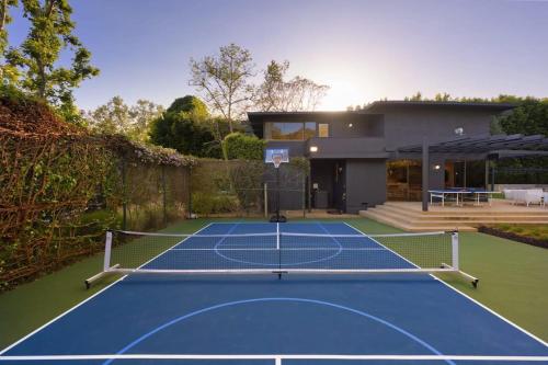 Malibu Reserve by Stay Awhile Villas — 4-Star Luxury Hotel in Malibu, United States