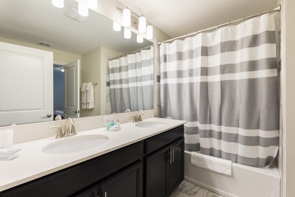 Amazing Championsgate Resort 6 Bed 6 Bath Pool Home - photo 14