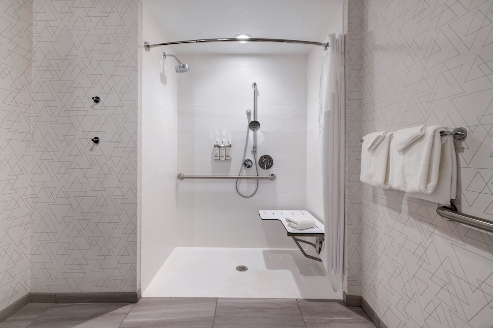 Holiday Inn Express & Suites Ontario Chino Hills by IHG - photo 24