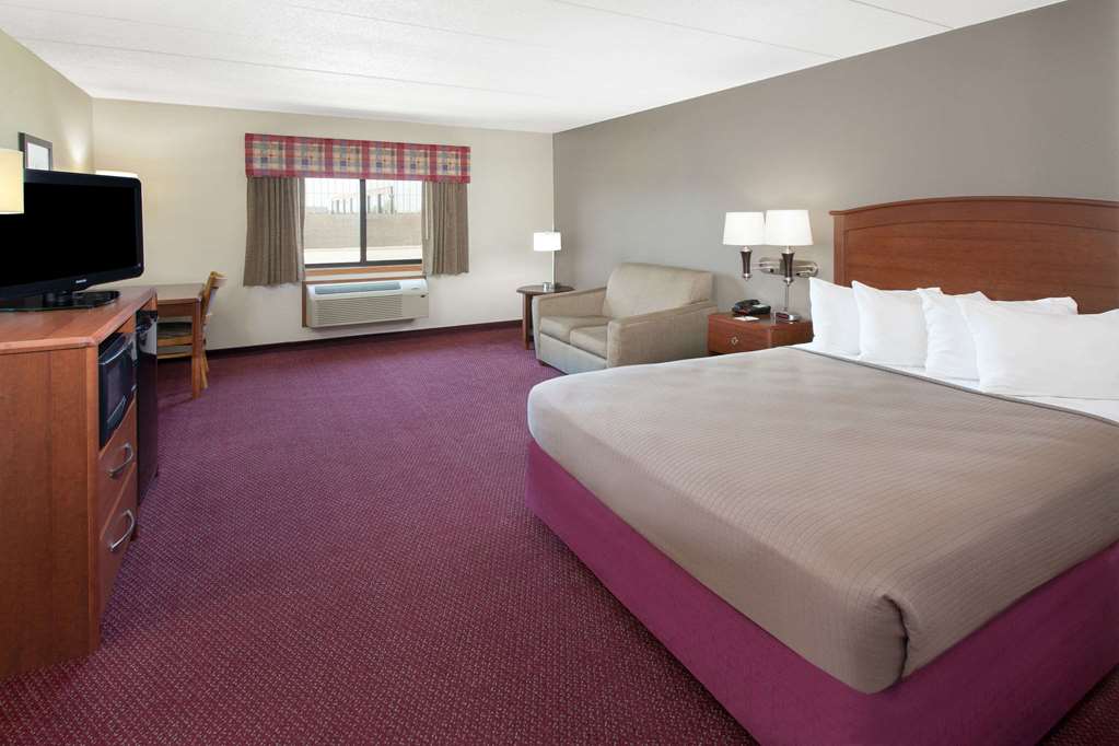 AmericInn by Wyndham Iowa Falls - photo 8