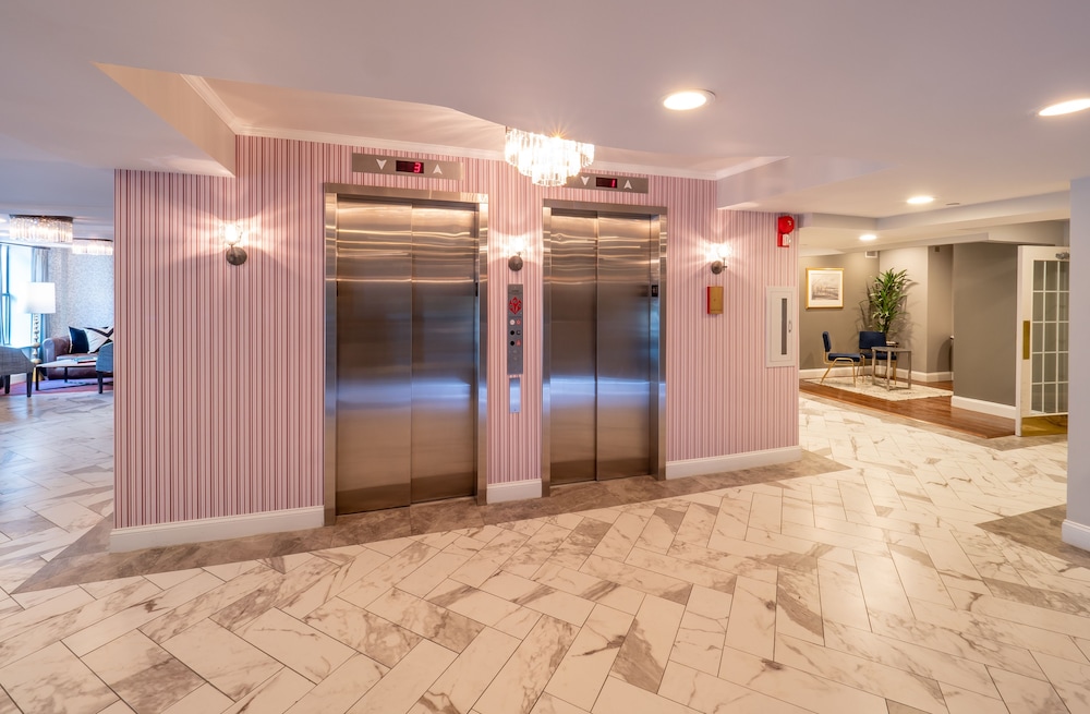 West End Washington DC Tapestry Collection by Hilton - photo 24