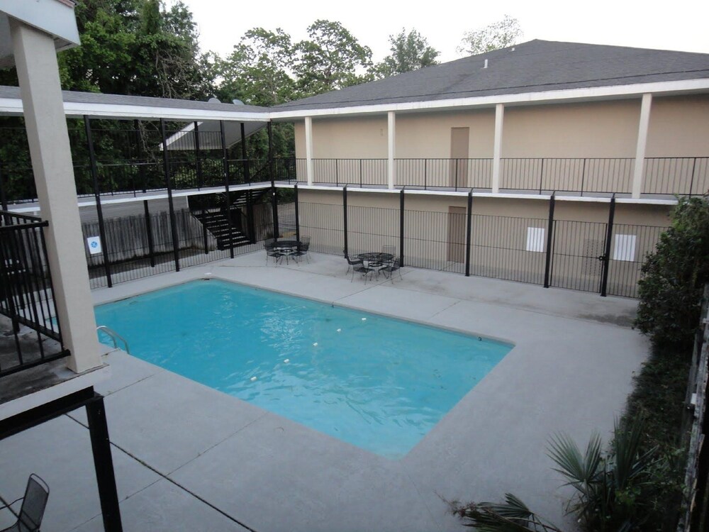 Red River Inn Alexandria - photo 16