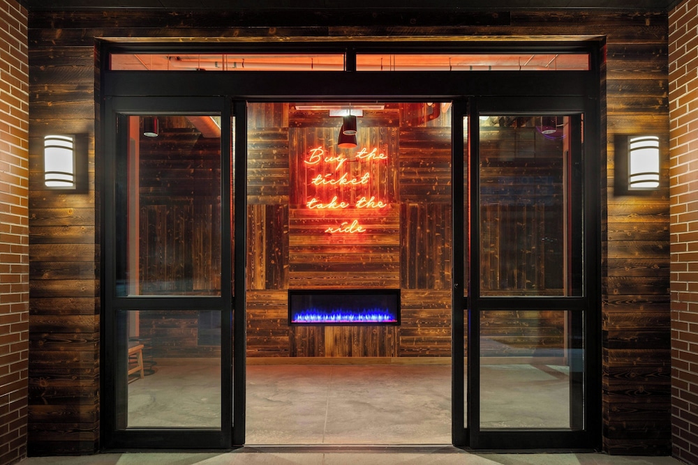 Moxy Omaha Downtown - photo 38