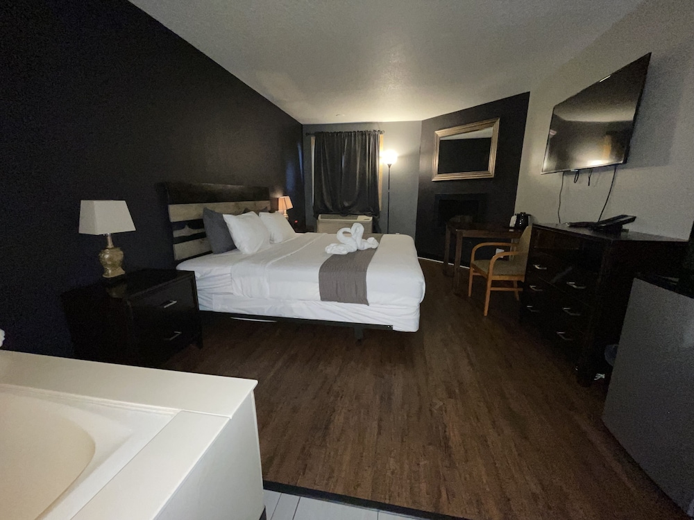 Sunnyside Inn & Suites - photo 34