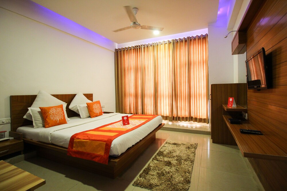 OYO 5122 Hotel Midway Residency in Gandhinagar, India