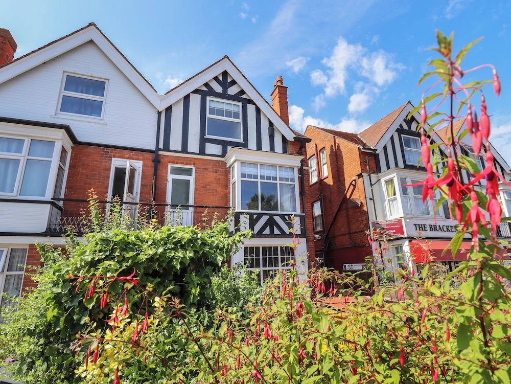 Carlton House — 4-Star Luxury Hotel in Skegness, United Kingdom