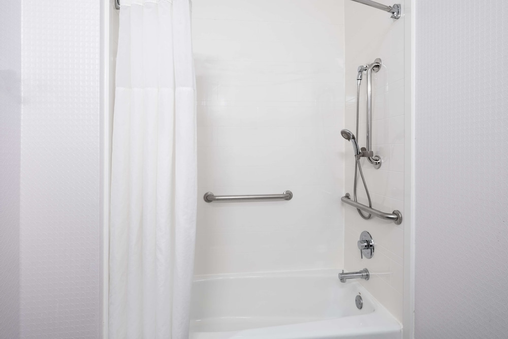 Hampton Inn Sanford - photo 31