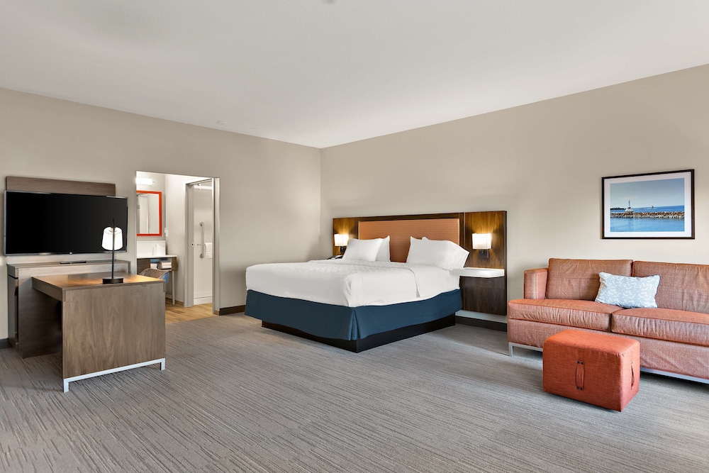 Hampton Inn & Suites by Hilton Petoskey - photo 29