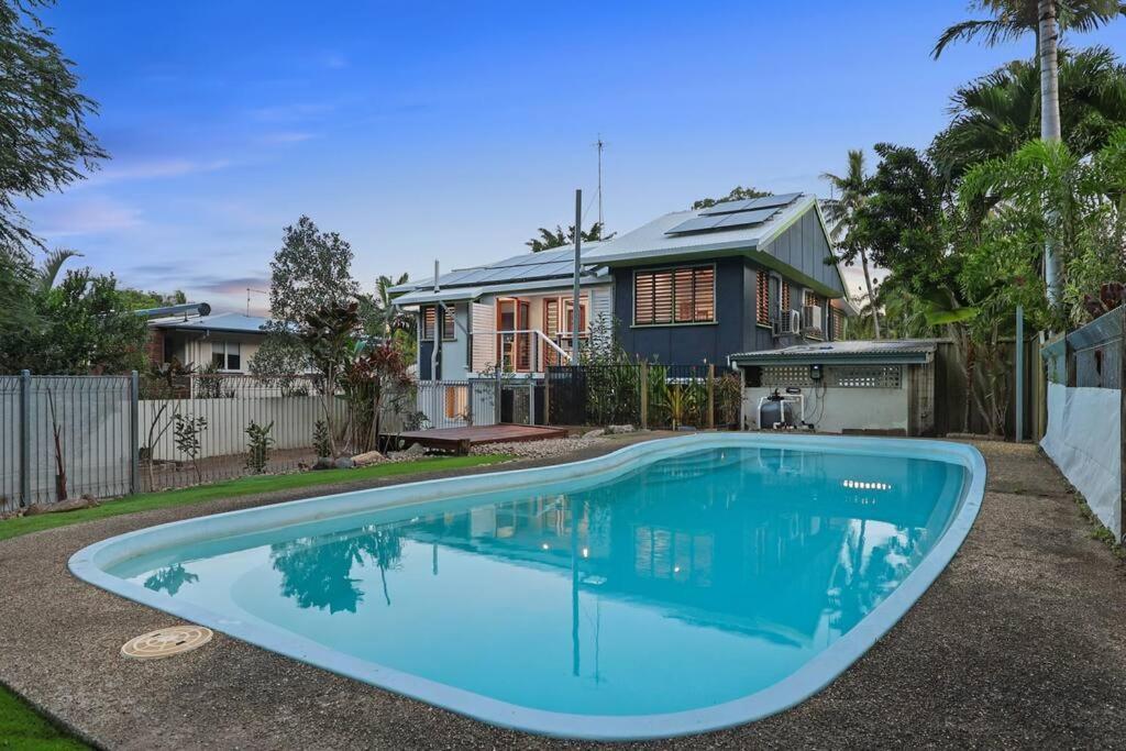 Charming Traditional Queenslander Close To City — hotel in Westcourt