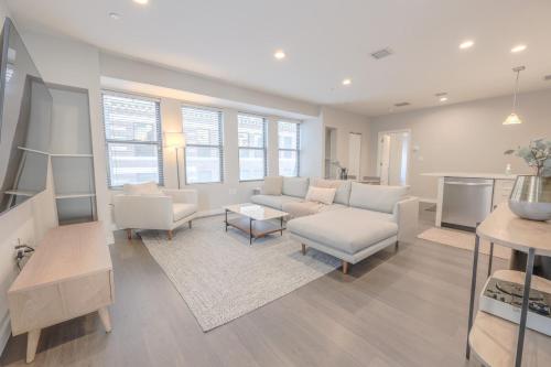 Luxury Loft Washer and Dryer Pet Friendly — 4-Star Luxury Hotel in Boston, United States