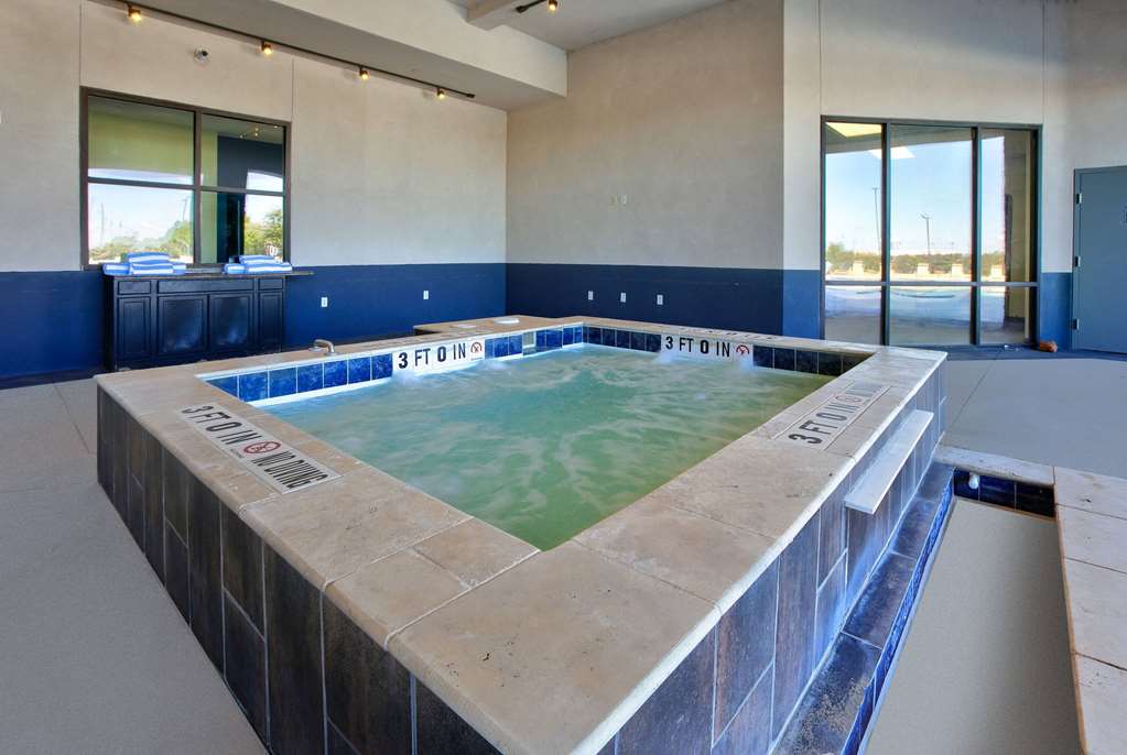 La Quinta Inn & Suites by Wyndham Lubbock Southwest - photo 7
