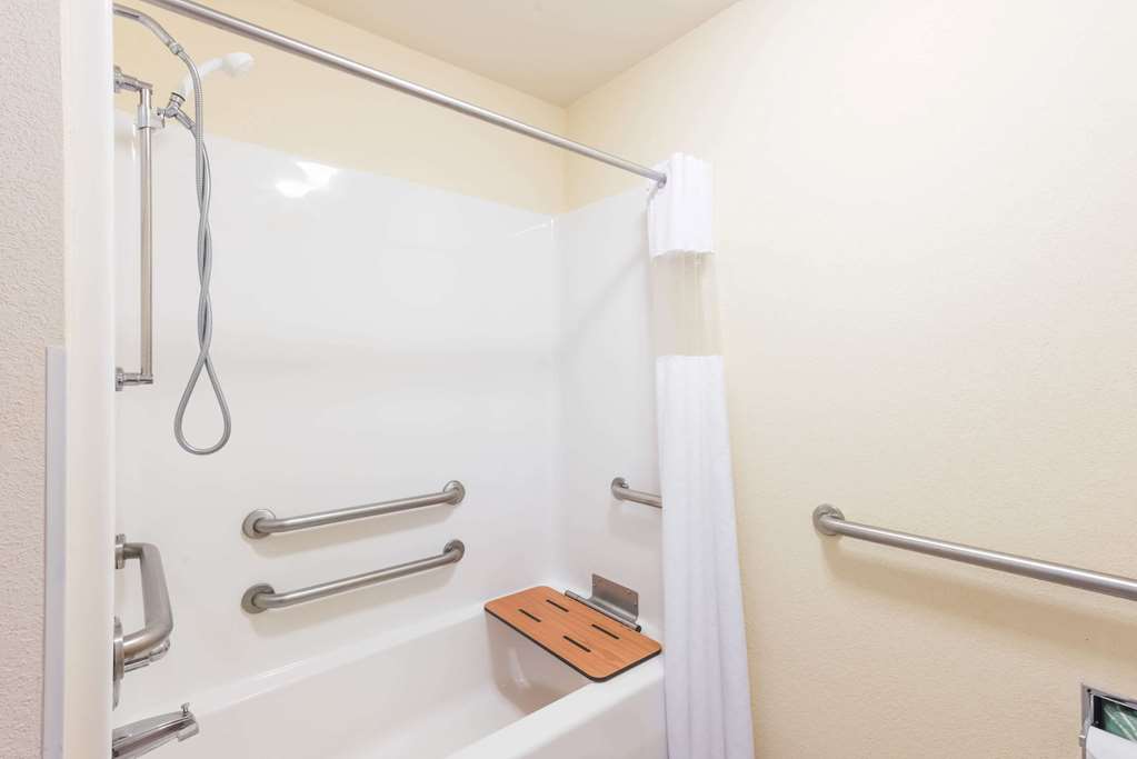 Super 8 by Wyndham St Robert Ft Leonard Wood Area - photo 7