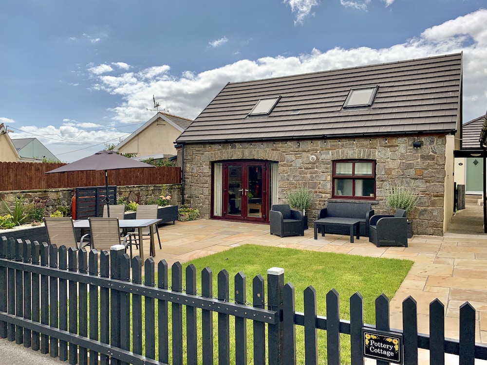 Pottery Cottage — 4-Star Luxury Hotel in Kilgetty, United Kingdom