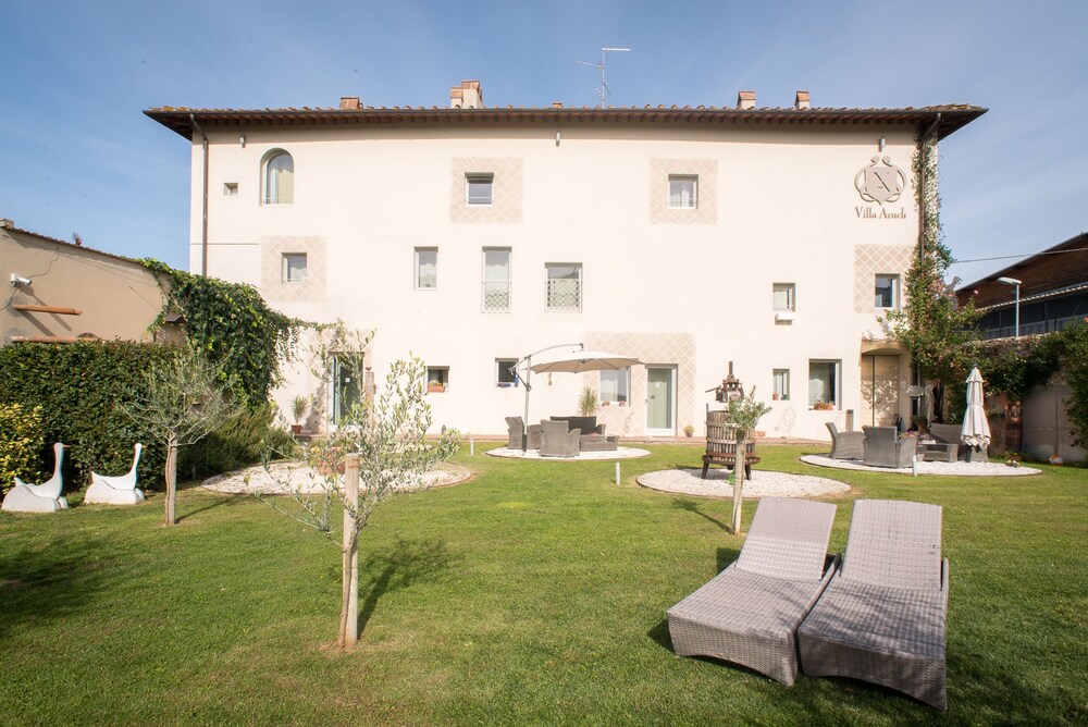 Villa Aruch — 4-Star Luxury Hotel in Florence, Italy
