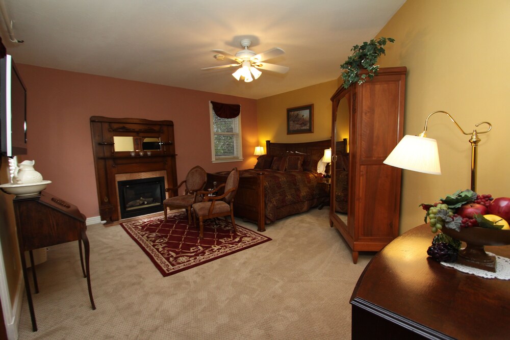 Hennessey House - photo 15