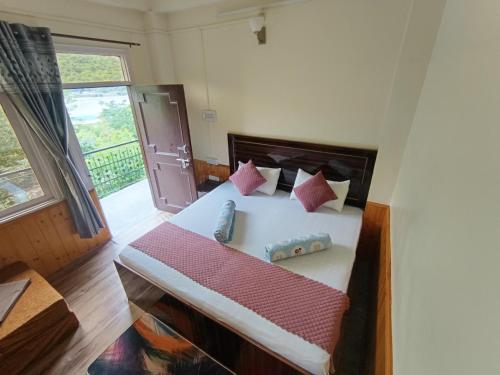 Satluj View - carbon neutral hotel in Unknown City