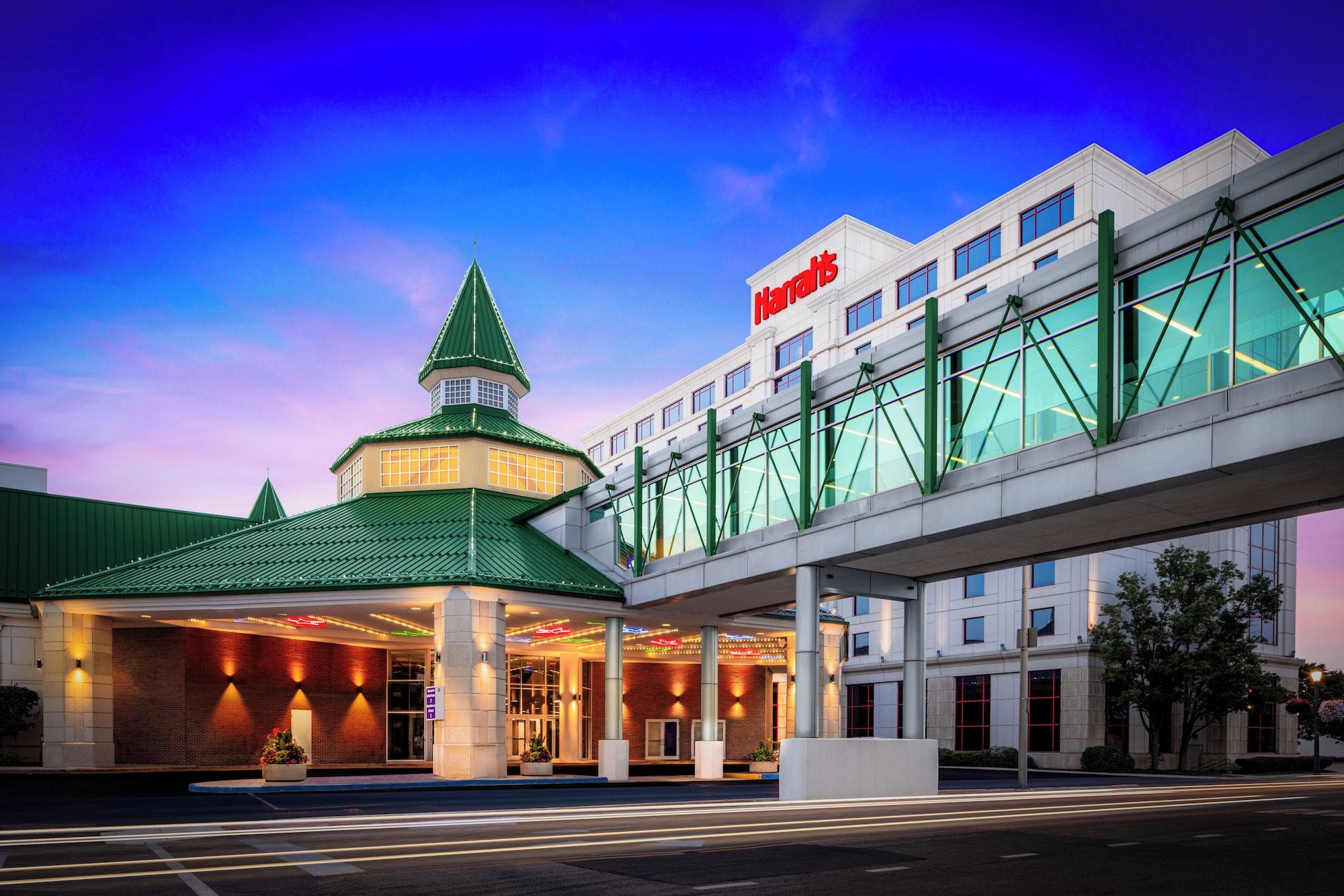 Harrah's Joliet Casino & Hotel A Caesars Rewards Destination — 4-Star Luxury Hotel in Joliet, United States