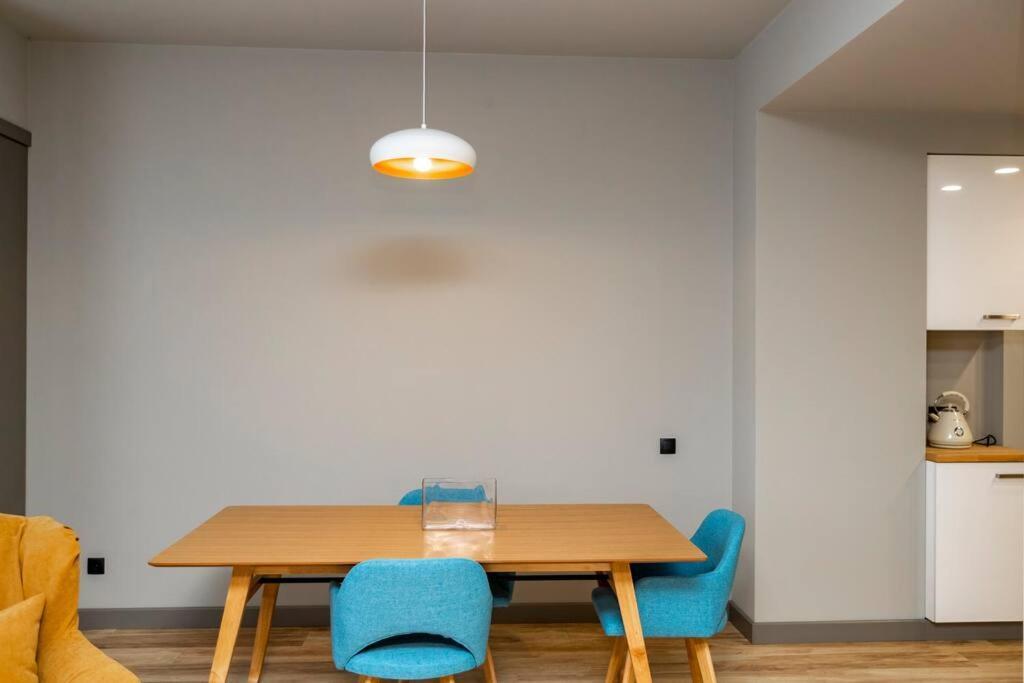 Comfortable 1BR Apartment in Central Vake by Wehost