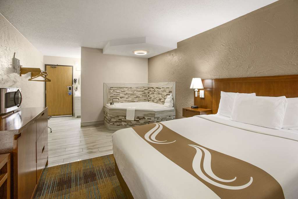 Rodeway Inn & Suites Grand Rapids Southeast - photo 21