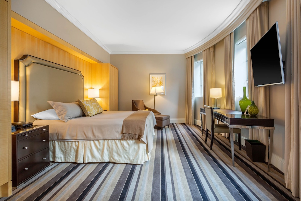 Omni Berkshire Place - photo 10