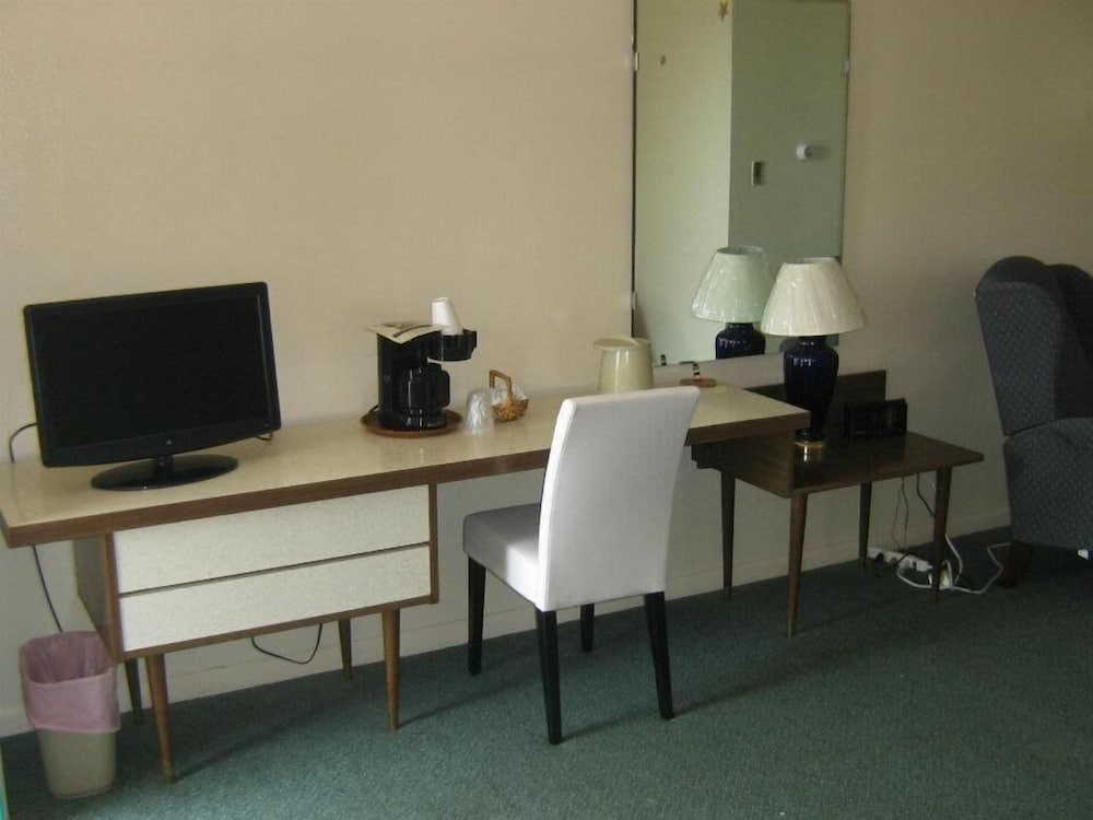 Chapel Hill Motel - photo 6