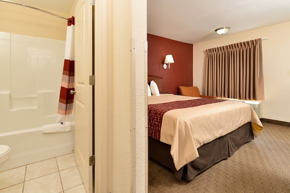 Red Roof Inn Dalton - photo 8
