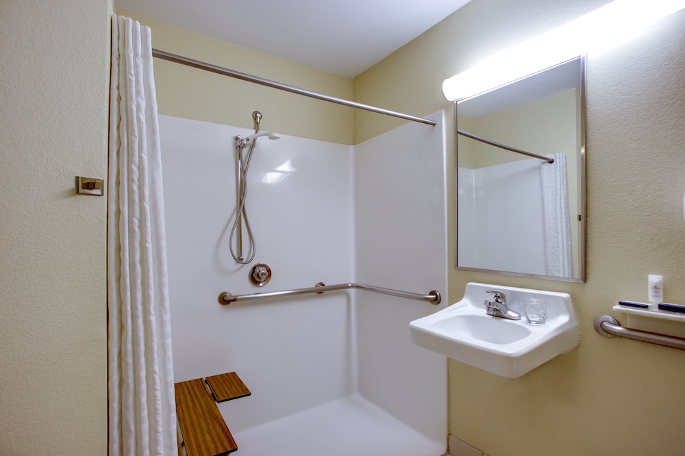 Candlewood Suites Raleigh Crabtree by IHG - photo 9