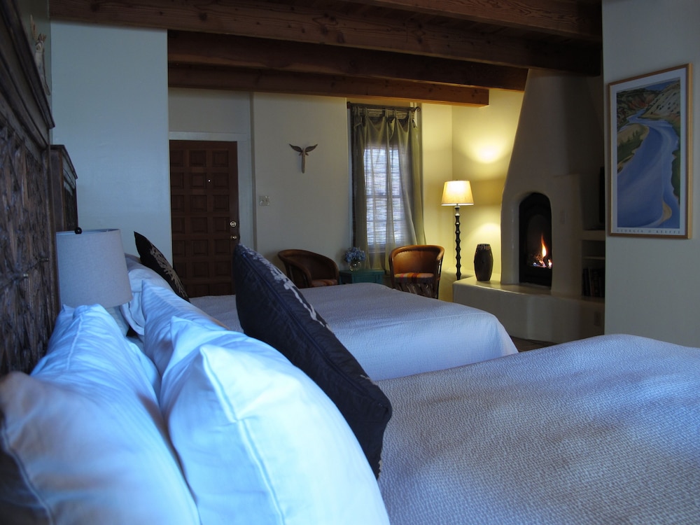 The Abiquiu Inn - photo 6