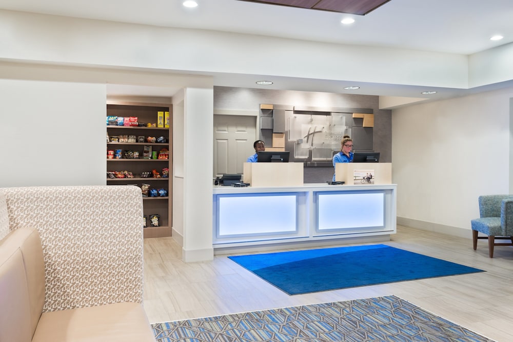 Holiday Inn Express & Suites Columbus Airport East an IHG Hotel - photo 4