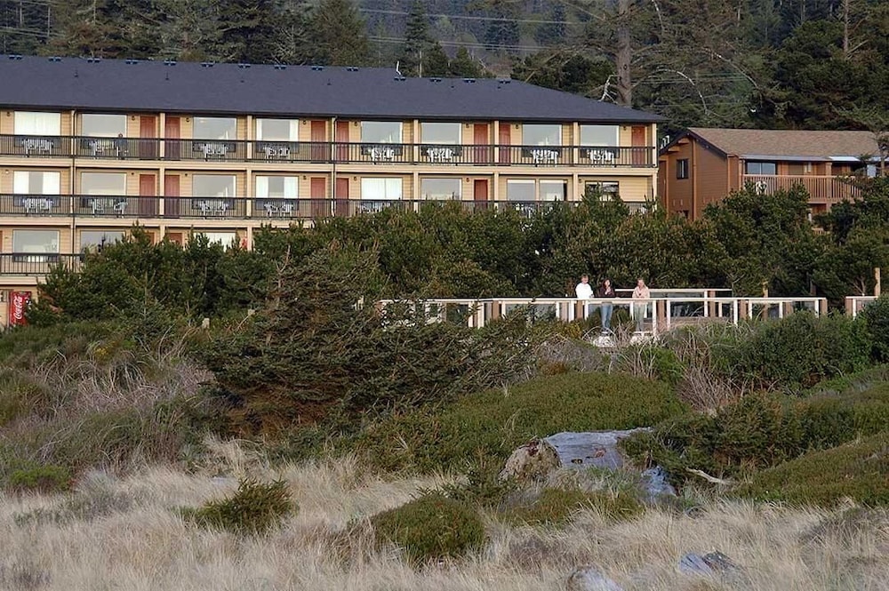 Gold Beach Inn - photo 35