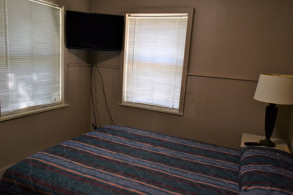 Innkeeper Motel - photo 33